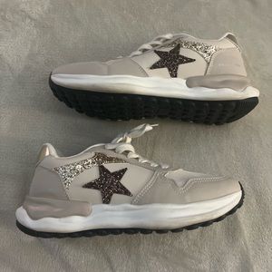 Super cute Vintage Havanas sneakers